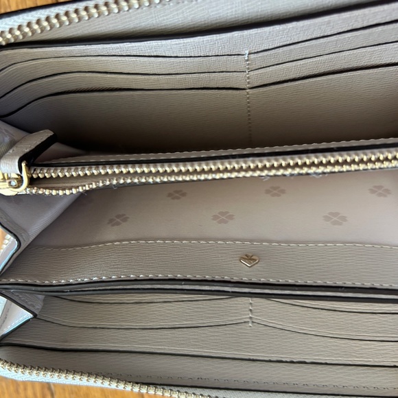 Kate Spade Wallet - Picture 5 of 9